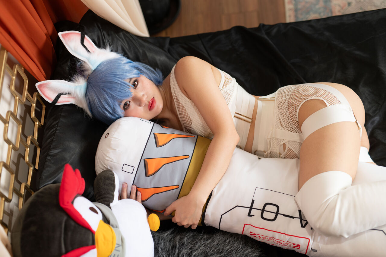 UNa Cosplayer – Bunny Rei Ayanami