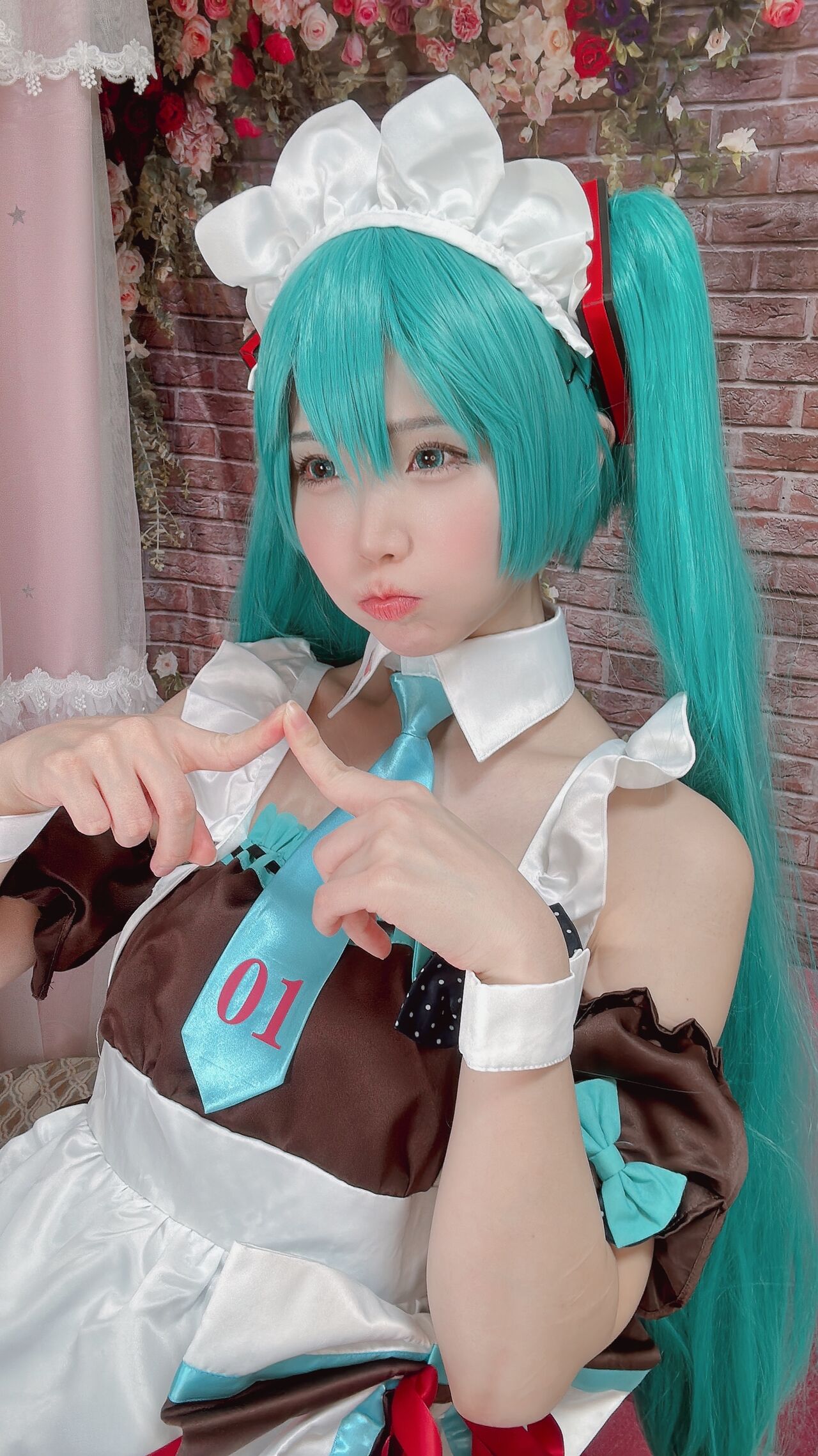 Kururun Kurasaka – Maid Miku